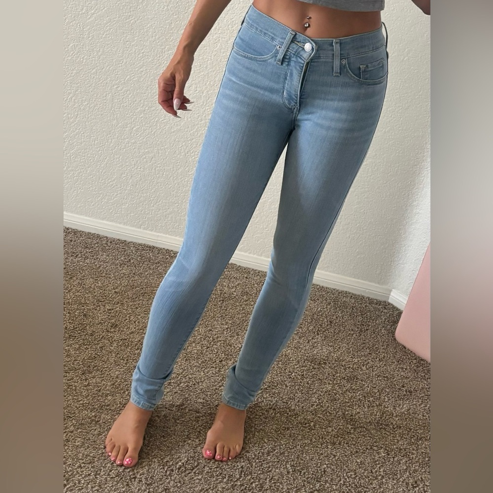 Levis 311 shaping skinny
